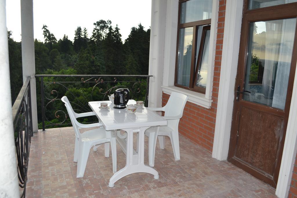 Sunny Hotel Batumi Makhinjauri Exterior photo
